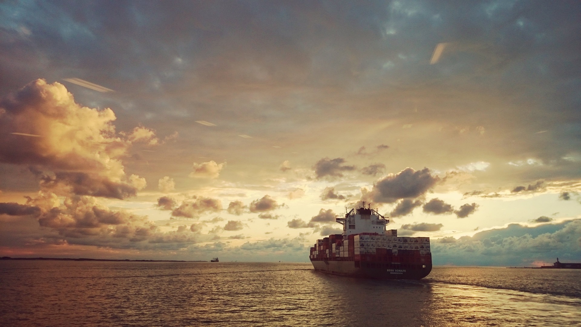 Shipping Companies Face Rising Environmental Regulations